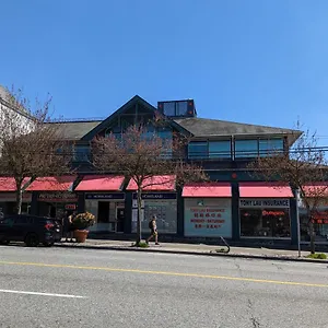 ホームステイ Away At Near Yvr