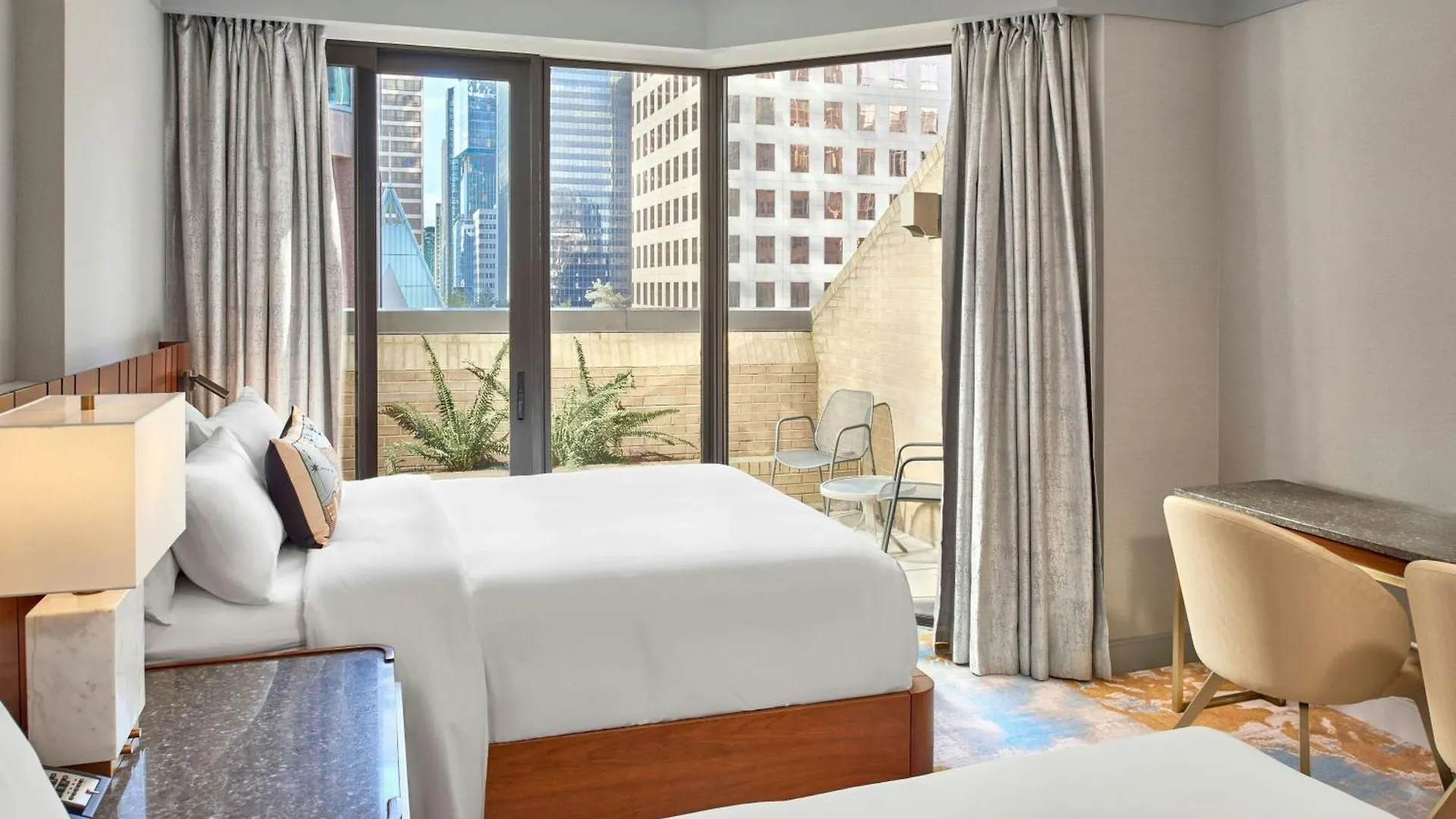 Metropolitan Hotel Vancouver